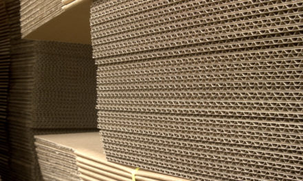 Tektura falista do pakowania paczek