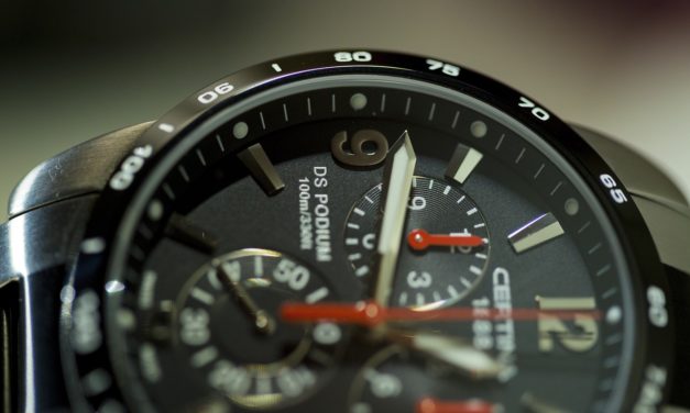 Do której godziny jeździ kurier Geis?