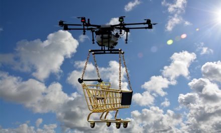 Kurier UPS będzie woził paczki dronami?